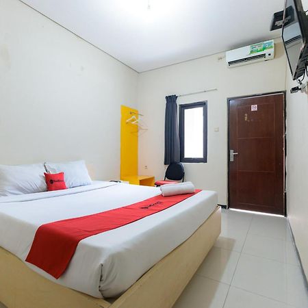 Reddoorz At Osuko Residence Sukomanunggal Jaya Surabaya Bagian luar foto