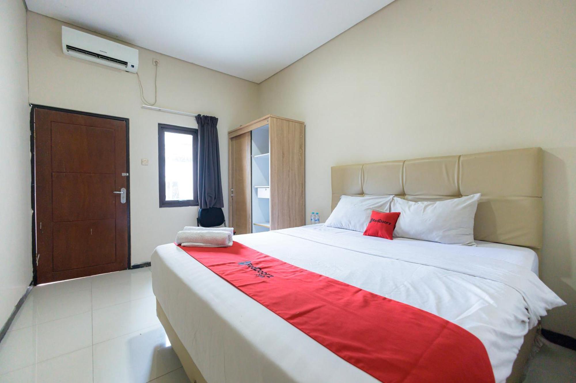 Reddoorz At Osuko Residence Sukomanunggal Jaya Surabaya Bagian luar foto