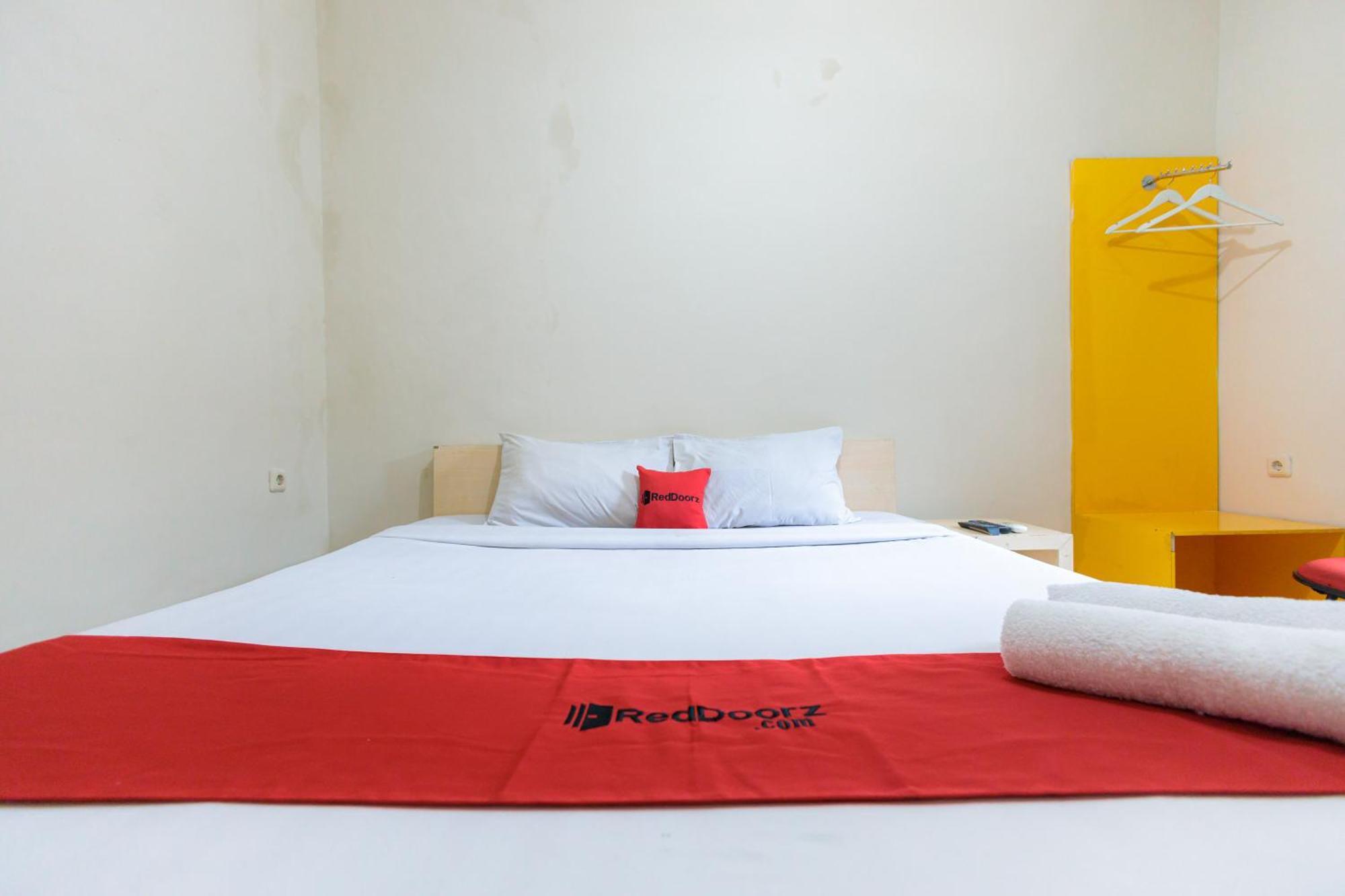 Reddoorz At Osuko Residence Sukomanunggal Jaya Surabaya Bagian luar foto